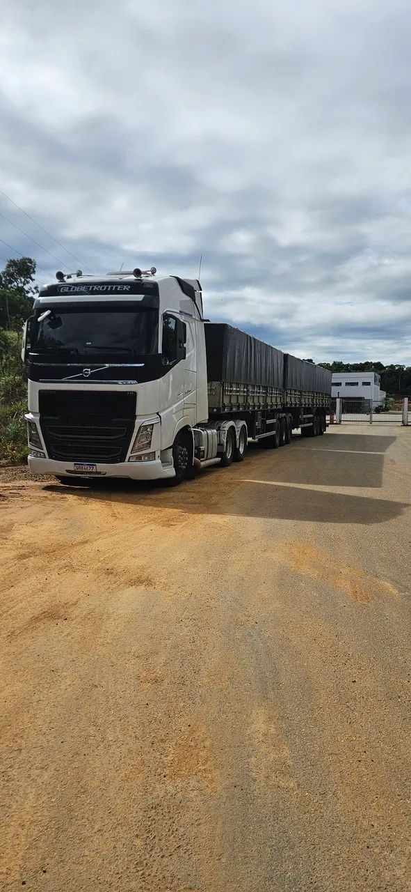 Volvo fh 540 e rodotrem 3x3 randon 2016