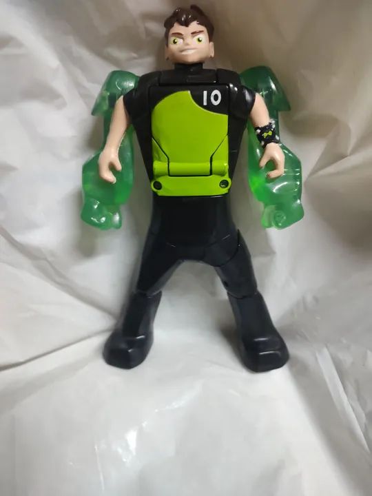 Boneco Ben 10 - transformavel vira diamante (usado) - Foto 2