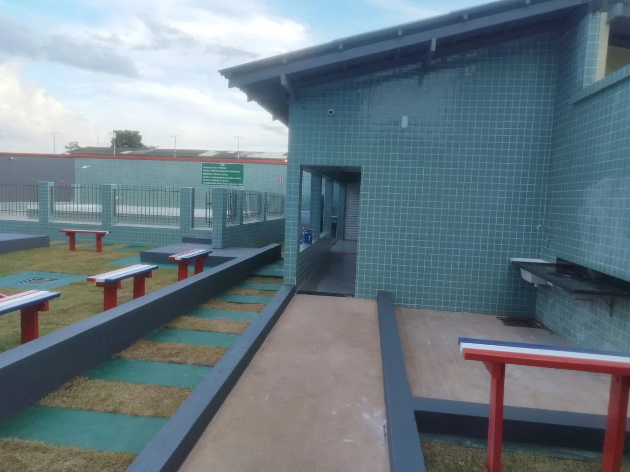 Alugo apartamento Maracanã III