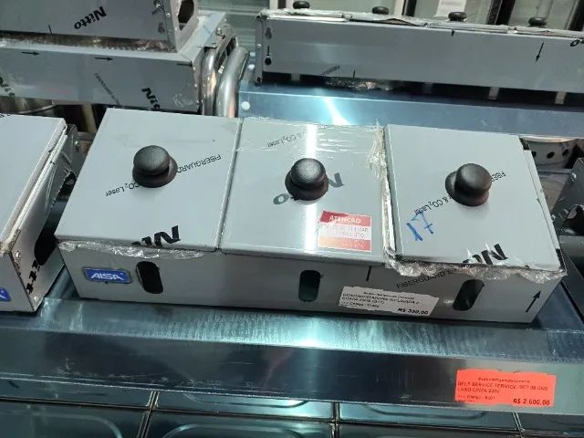 CONDIMENTADORA 3 CUBAS INOX