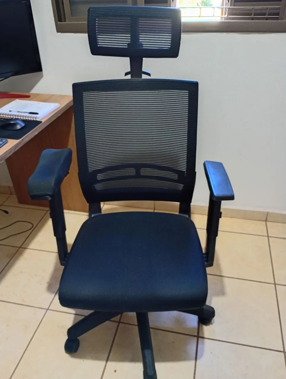 Cadeira ergonômica64231815613569122