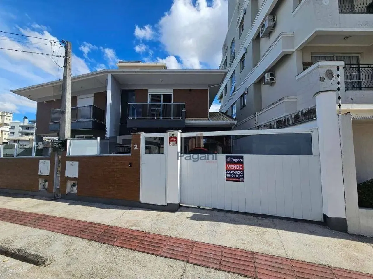 Sobrado com 3 dormitórios à venda, 128 m² por R$ 850.000,00 - Pagani - Palhoça/SC