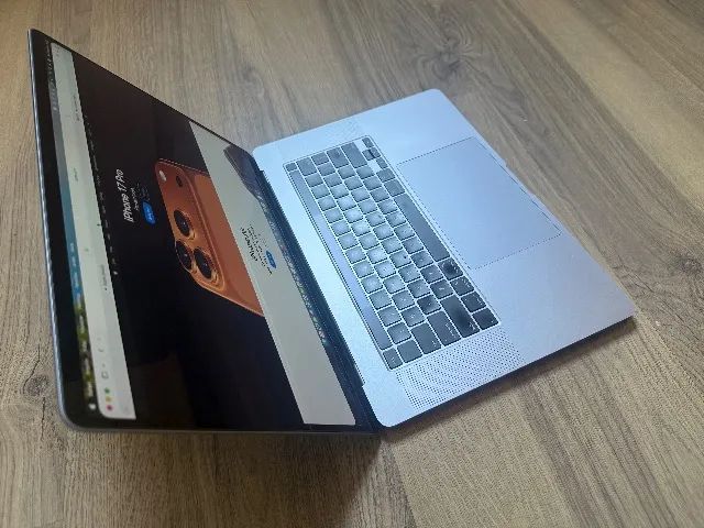 MacBook Pro 2019 16,1 | I9 8-core | 32Gb RAM | 2Tb SSD | Touch Bar