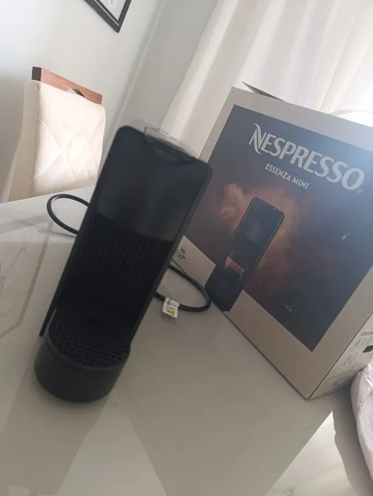 Nespresso Cafeteira Essenza Mini Preta 110V