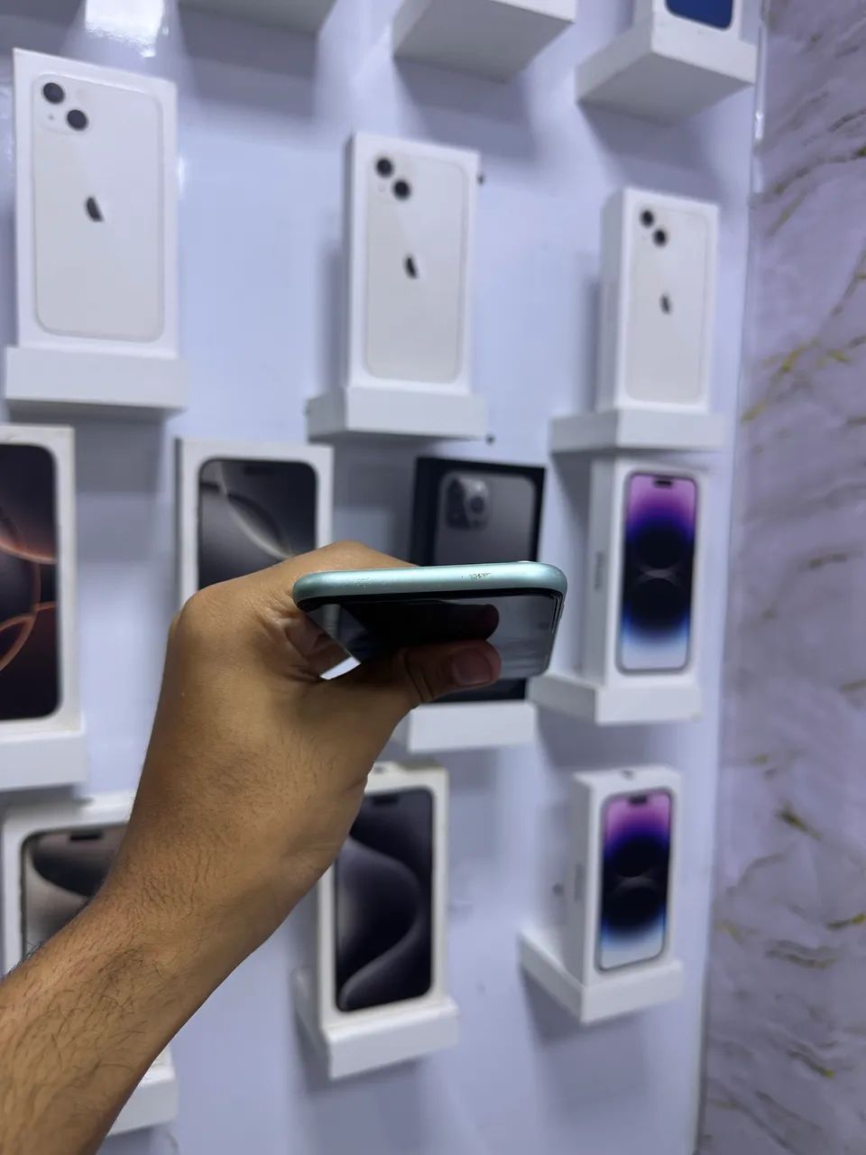 IPHONE 11 256 GB - TELA TROCADA  - Foto 3