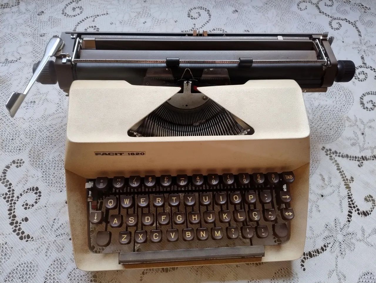 Máquina de escrever 64842080712194121