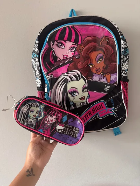Mochila e estojo Monster High - Nova