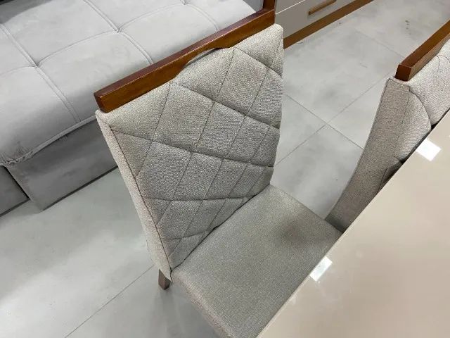 Mesa de Jantar 1,60m com Pés Maciços em Tauari e 6 Cadeiras - Foto 3