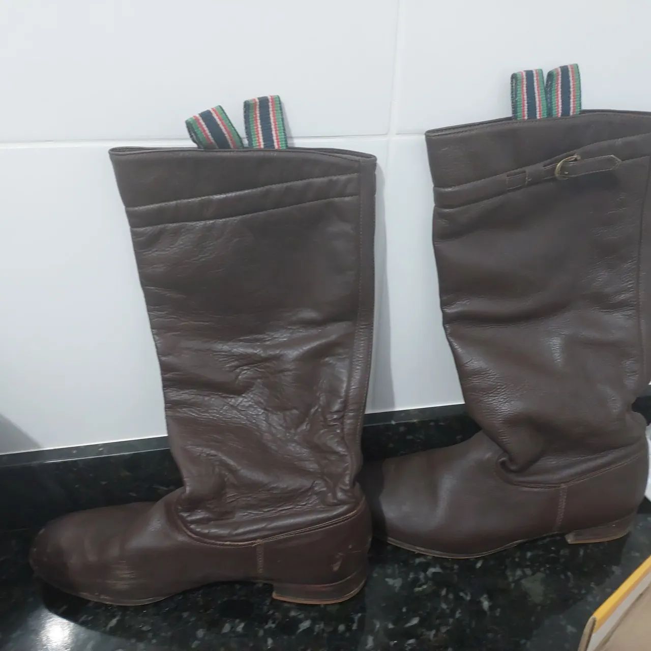 Botas de couro marrom