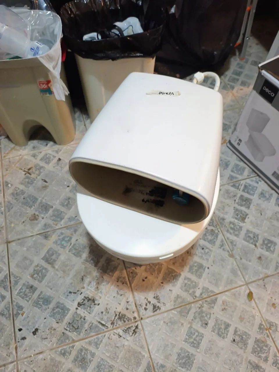 Sem a tampa e o botão da descarga da caixa acoplada, Vaso Sanitário acoplado usado Eternit - Foto 5