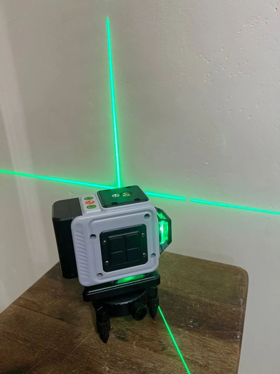 Nível  Laser/ Eletrônico 8 linhas 