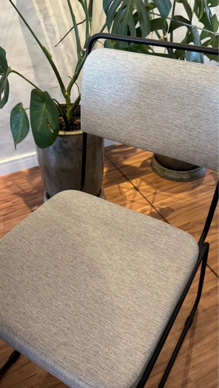 Cadeira moderna com design elegante e confortável estilo industrial  - Foto 3