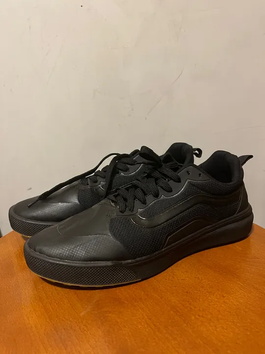 Tênis Vans UltraRange preto seminovo