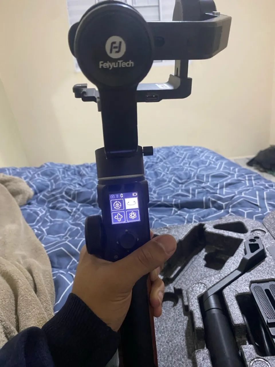 Gimbal feyutech AK2000s, com case, manual, e todos os cabos! - Foto 4