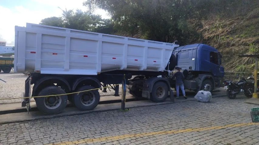 Vendo scania p330 e carretinha de 2 eixos - Foto 8