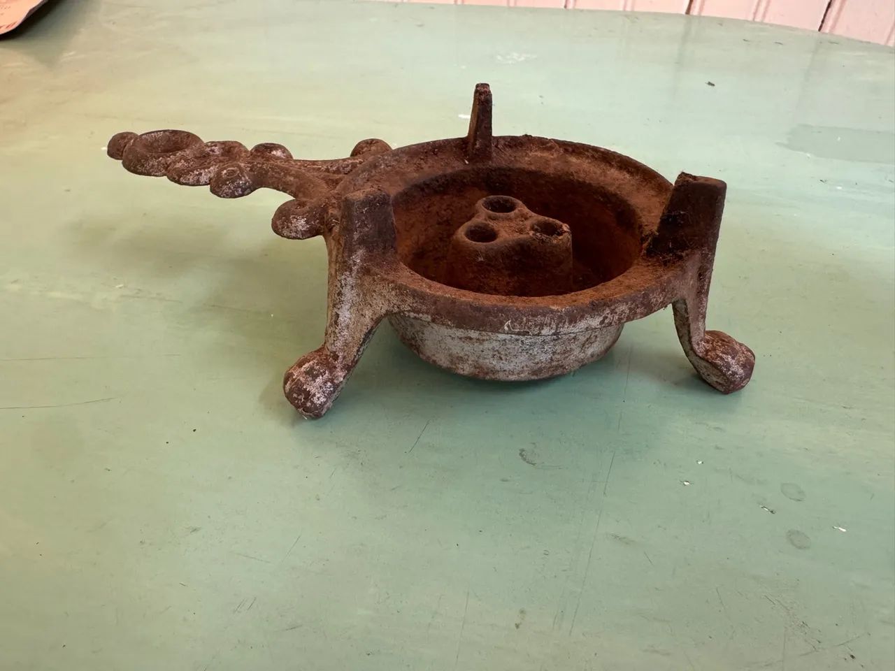 Fogareiro / Espiriteira antigo em ferro