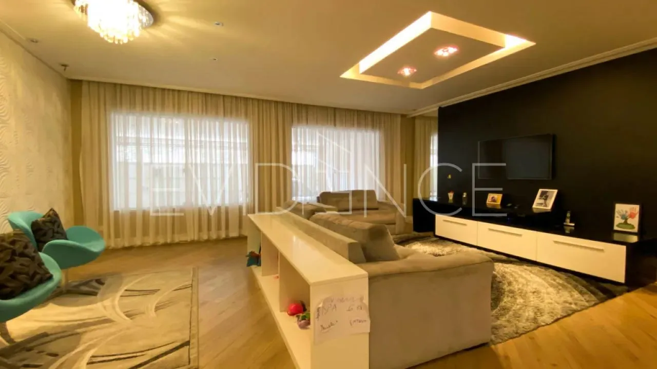 Sobrado à venda no Tatuapé com 253 m² - Quintal espaçoso