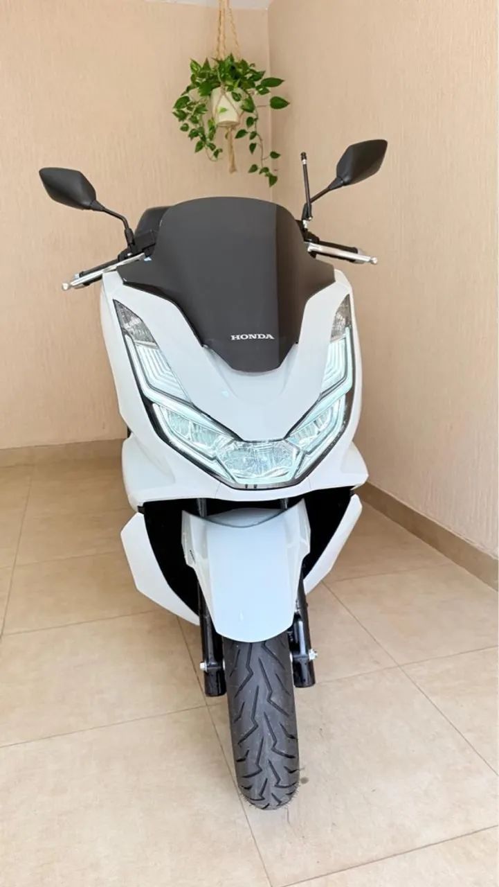 Honda PCX 160 ABS semi nova - 240 km rodados, IPVA pago, bauleto e acessórios - Foto 3