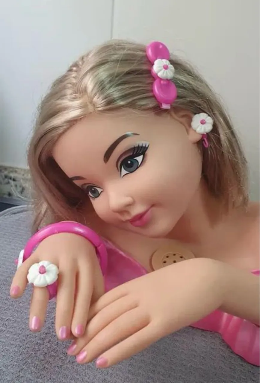 Boneca Charmosa para pentear
