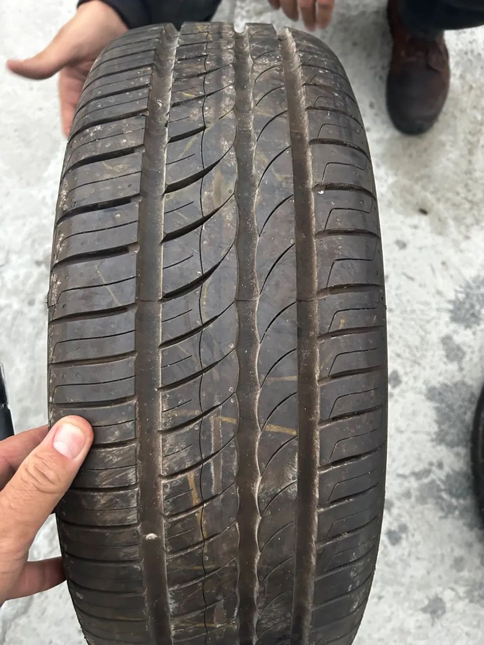 PNEU em ótimo estado 205/55/16 pirelli Cinturato plus P1 perfeito - Foto 5