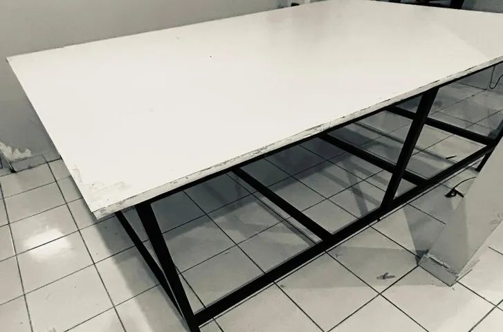 Cutting and Modeling Table