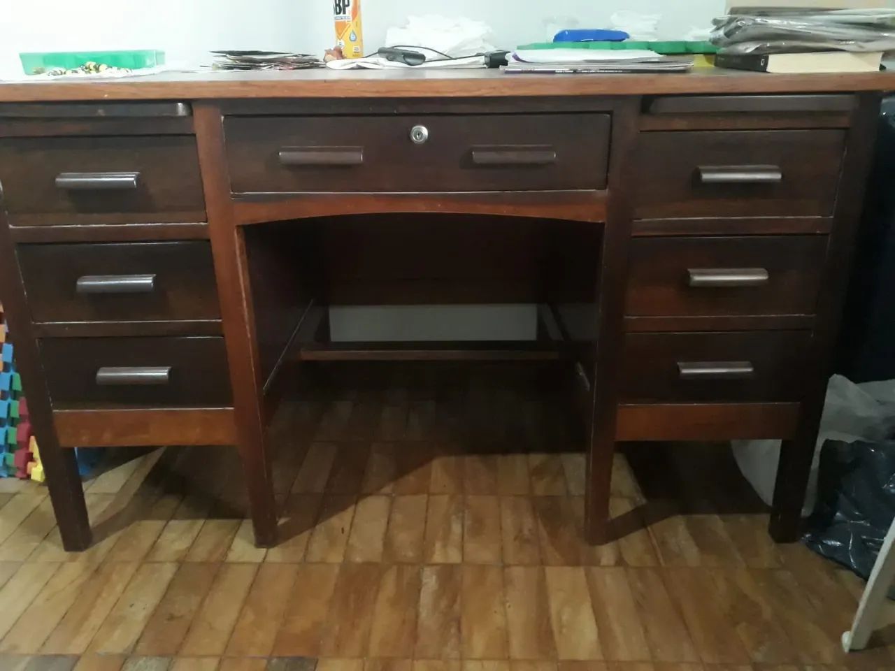 Mesa madeira maciça com 7 gavetas