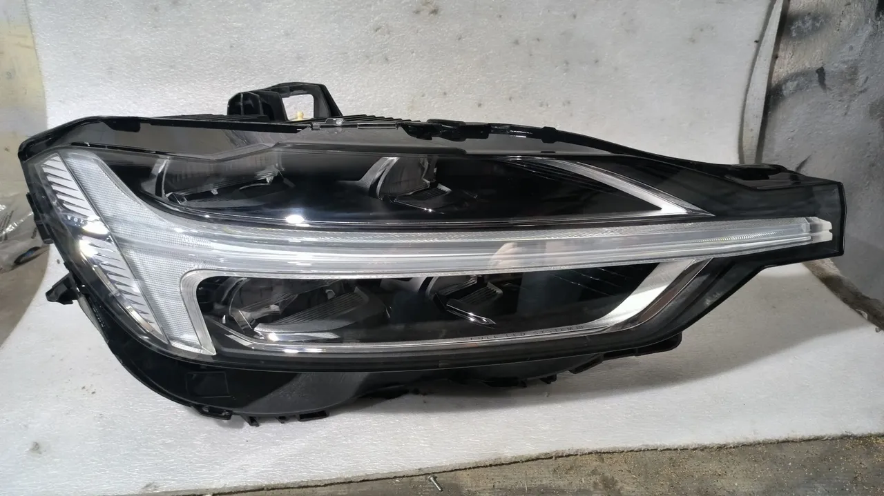 Farol volvo cx60 2018 original