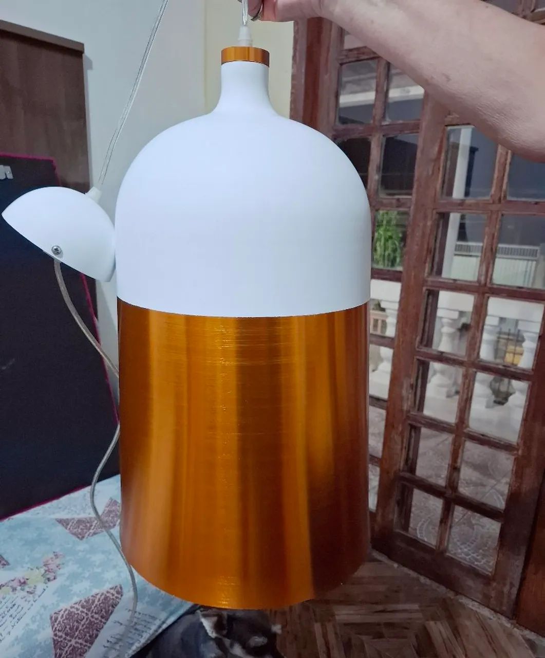 Par de Lustres Pendentes Altaluce - Branco e Dourado - Foto 2