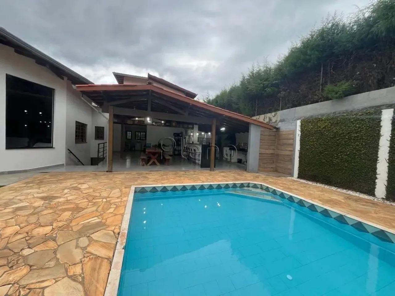 Sobrado à venda em Vinhedo, Vista Alegre, com 4 quartos, com 450 m²