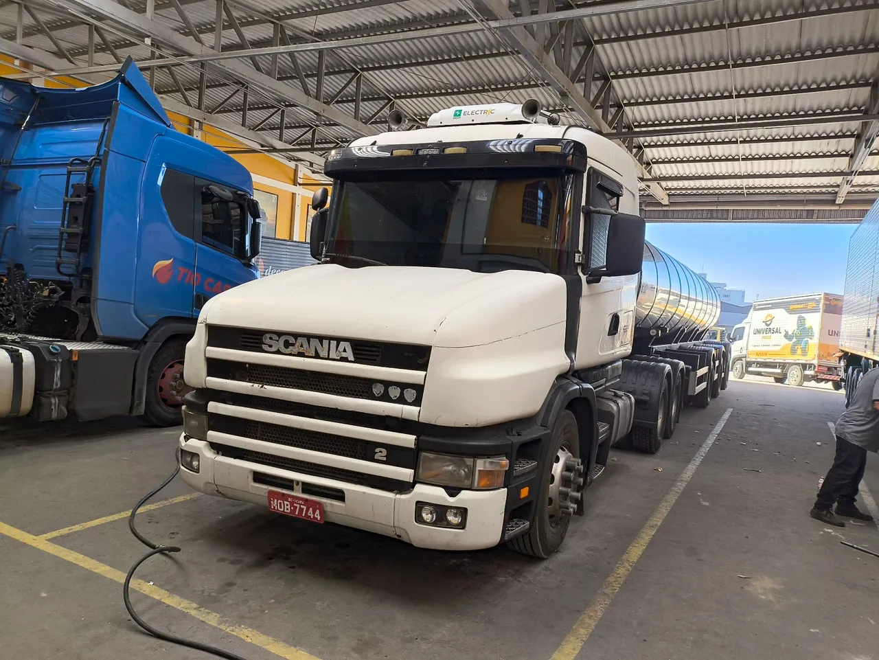 Caminhão Scania 124