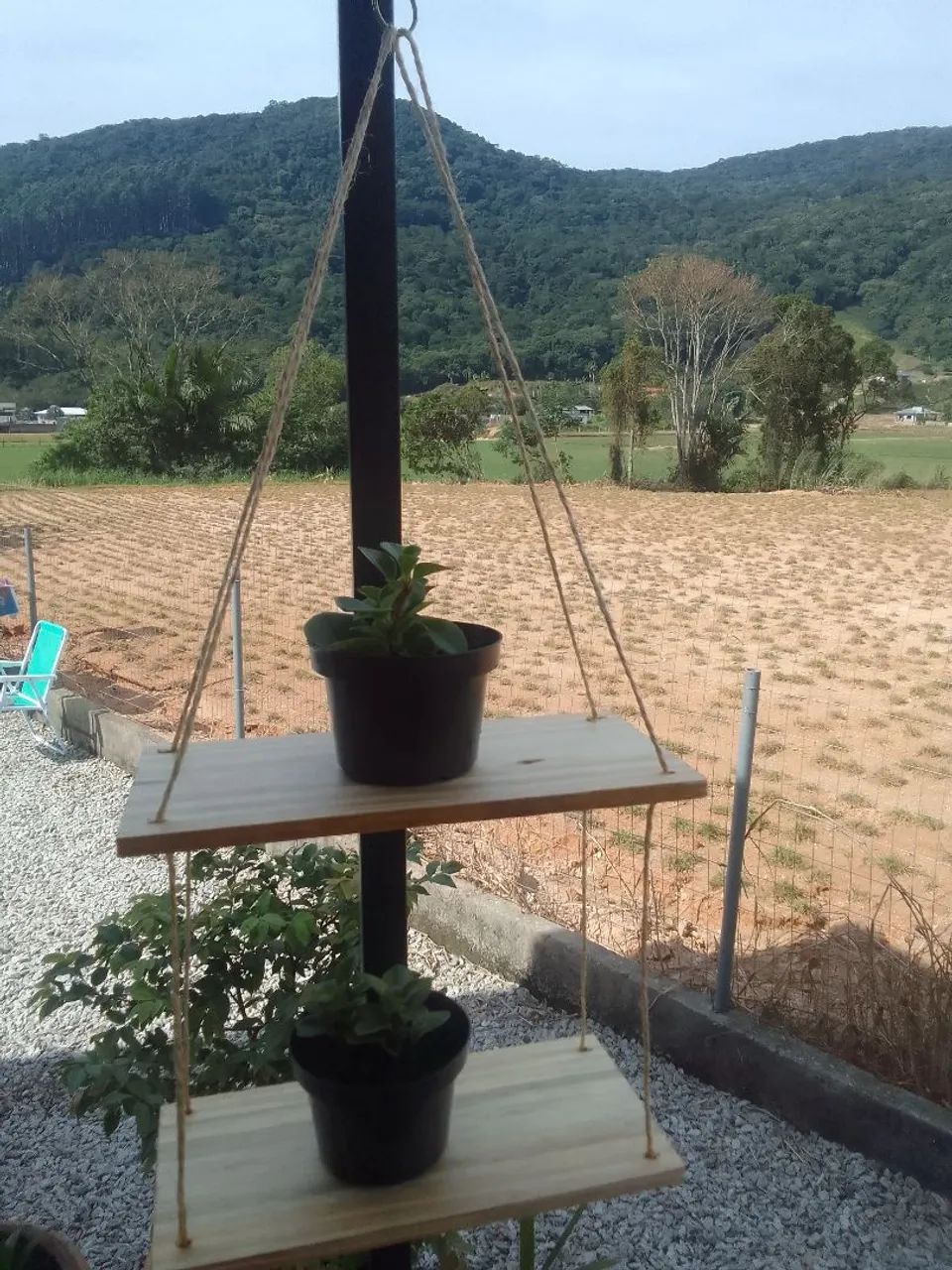 Suporte suspenso duplo para vasos acompanha dois vasinhos de suculentas - Foto 5