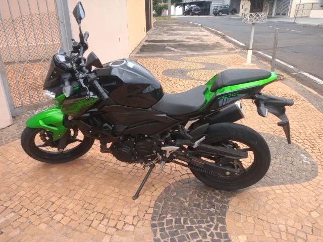 Vende-se. Kawasaki Z-400