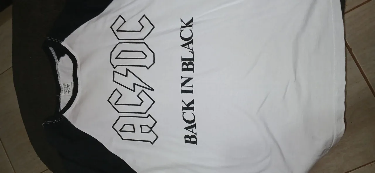 Camiseta AC/DC Back In Black