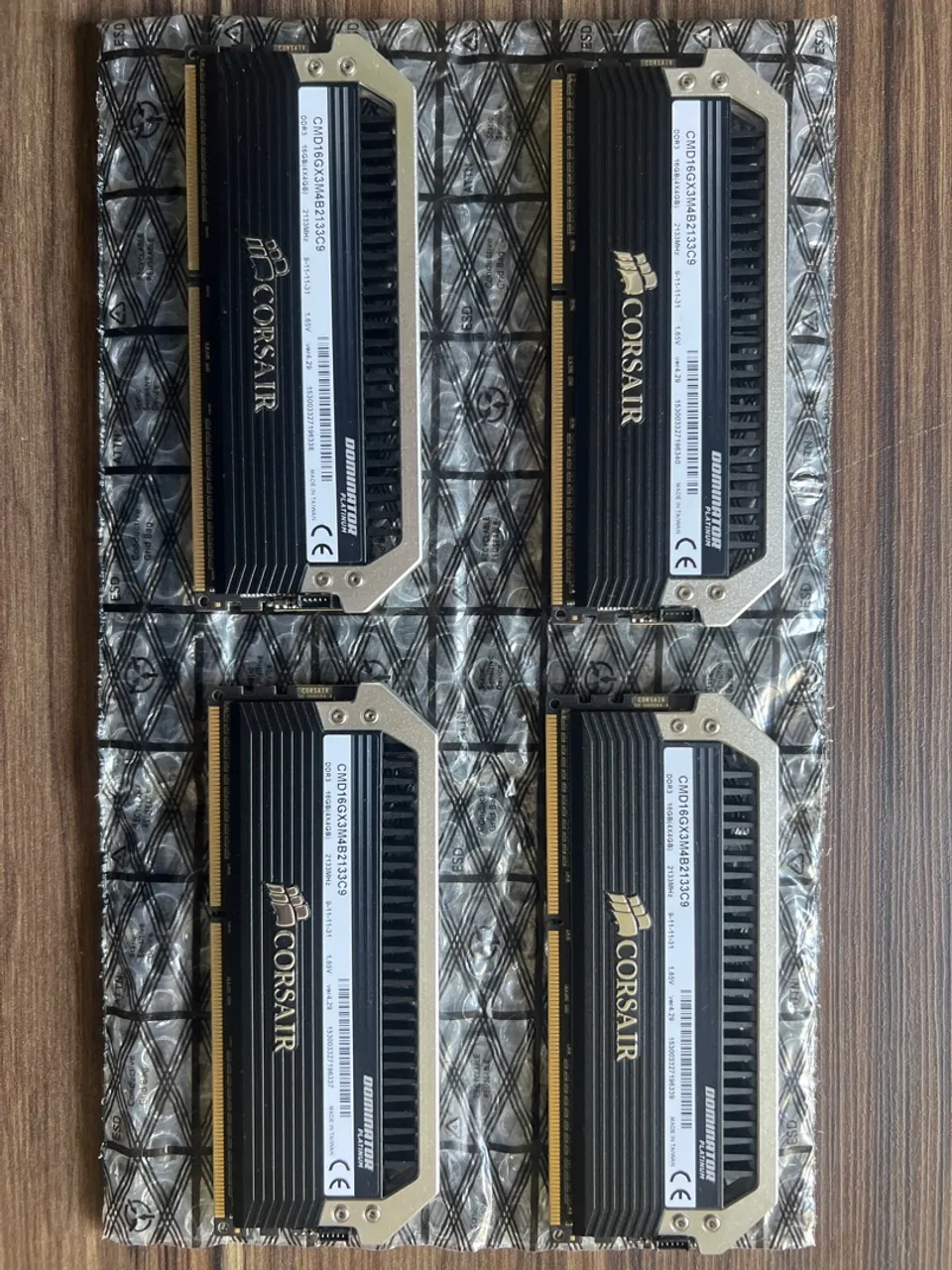 Memórias RAM Corsair Dominator Platinum 16GB (4x4GB) DDR3 2133MHz