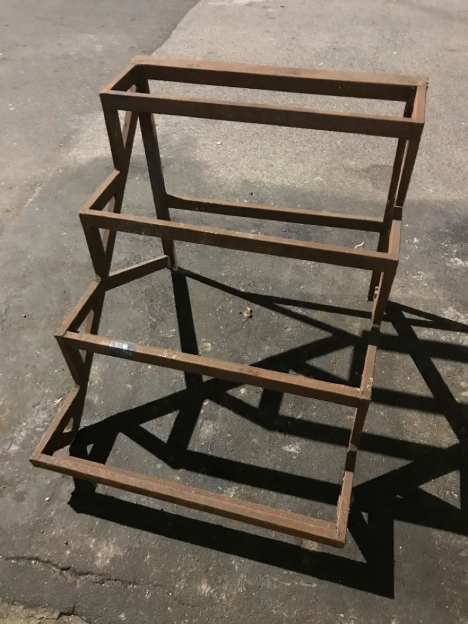 Escada de ferro com 4 degraus para comércio  - Foto 2