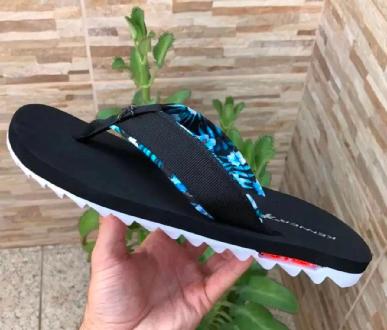 Sandália primeira linha Kenner Rivah