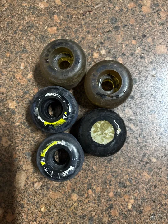 Rodas de Skate Usadas + anel e bolinhas de rolamento para Artesanato/ Decoração