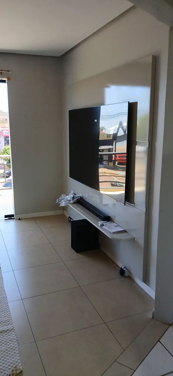 Aluga-se apartamento, com mobília nova, no centro da cidade