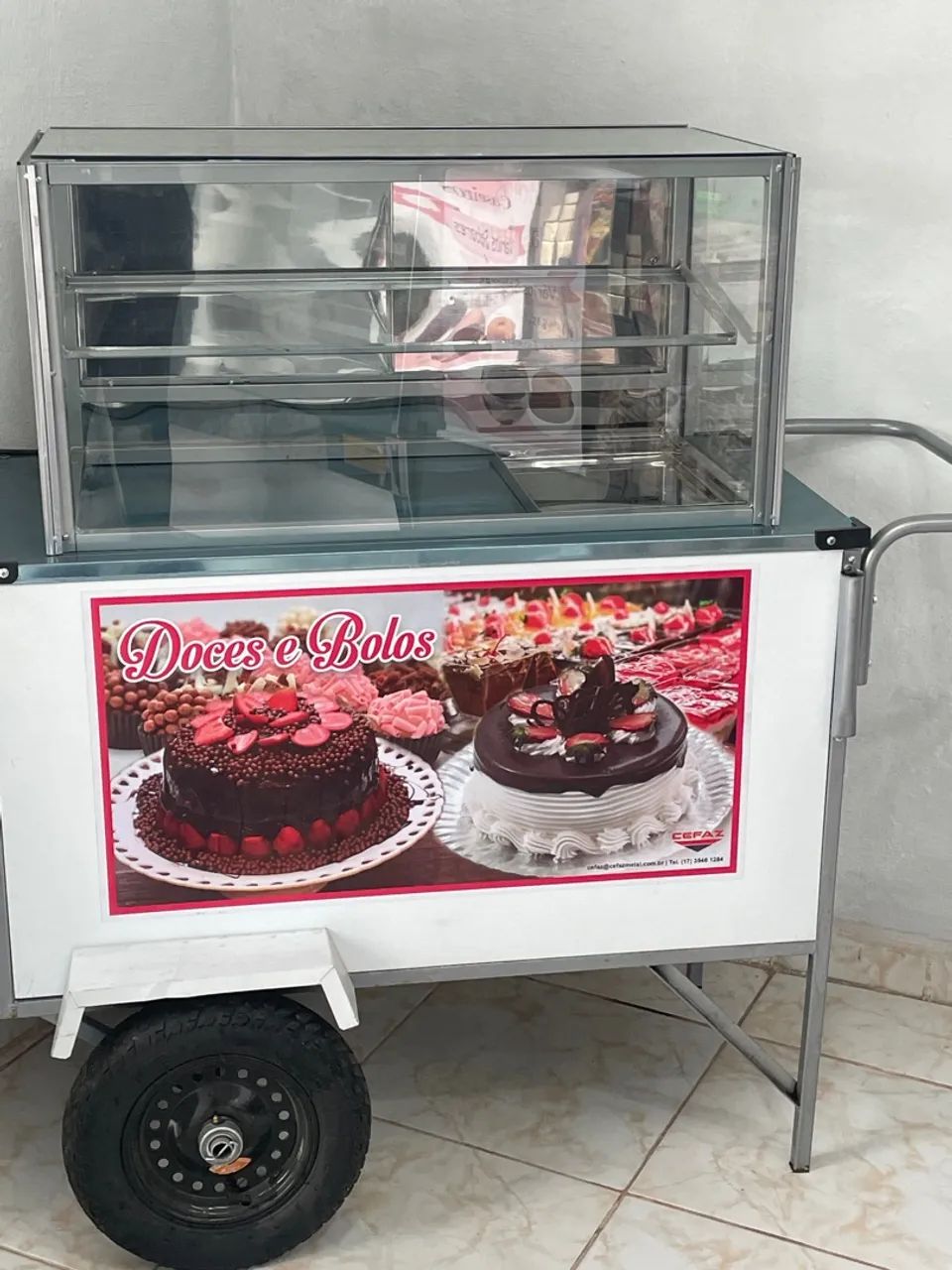 Carrinho Expositor para Doces e Bolos