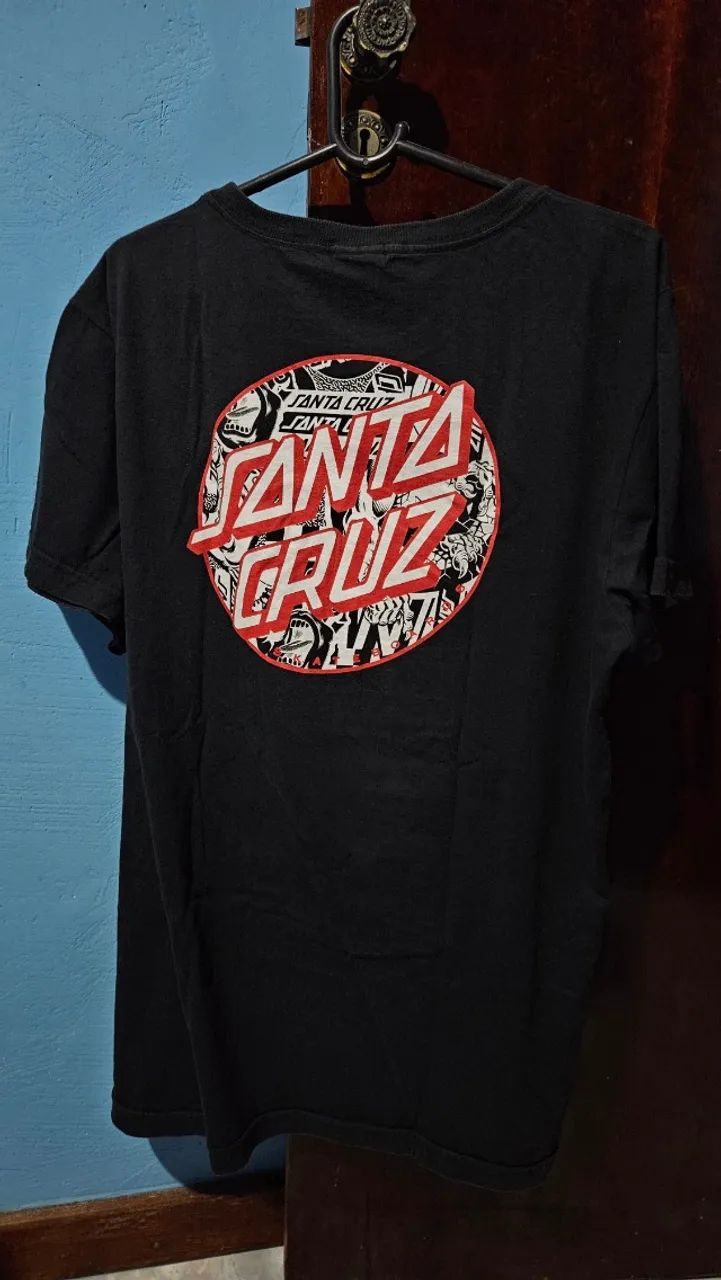 Camiseta Preta Santa Cruz Skateboards - Roupas - Quarta Divisão