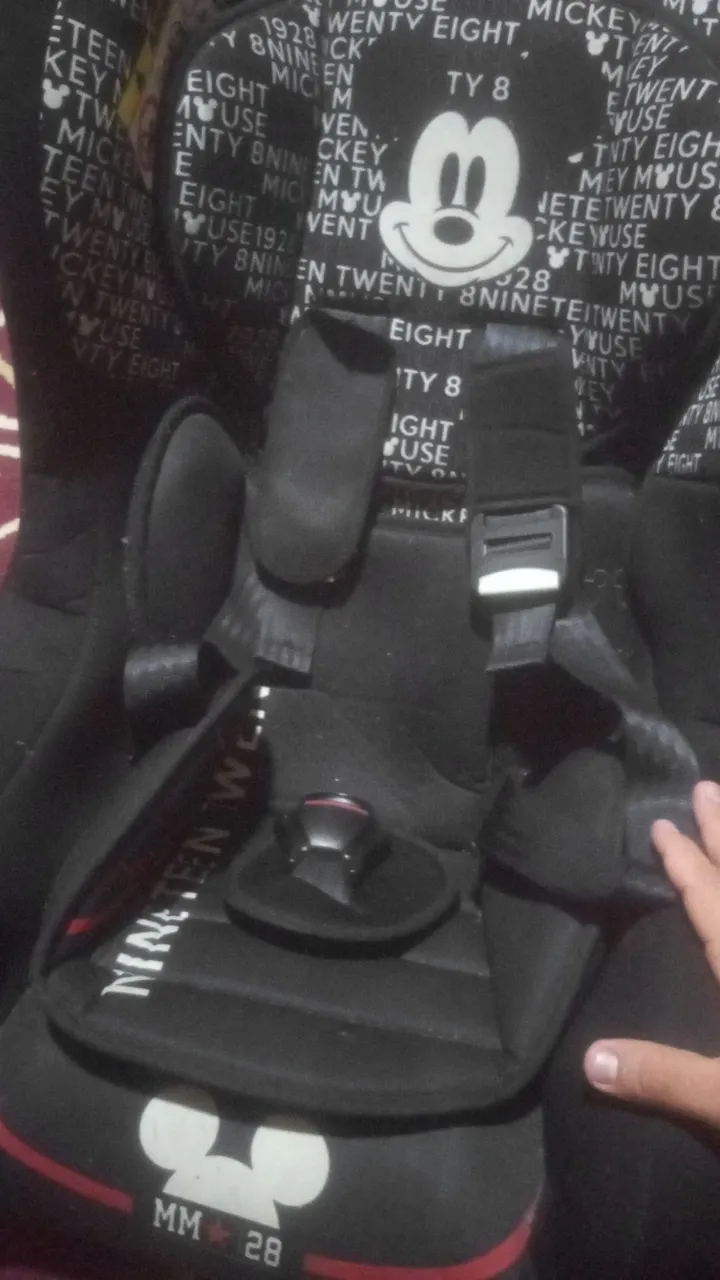 Cadeirinha de carro para bebê Mickey