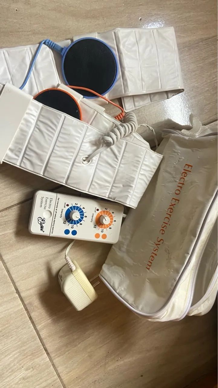 Aparelho de Eletroestimulação Muscular Elysée