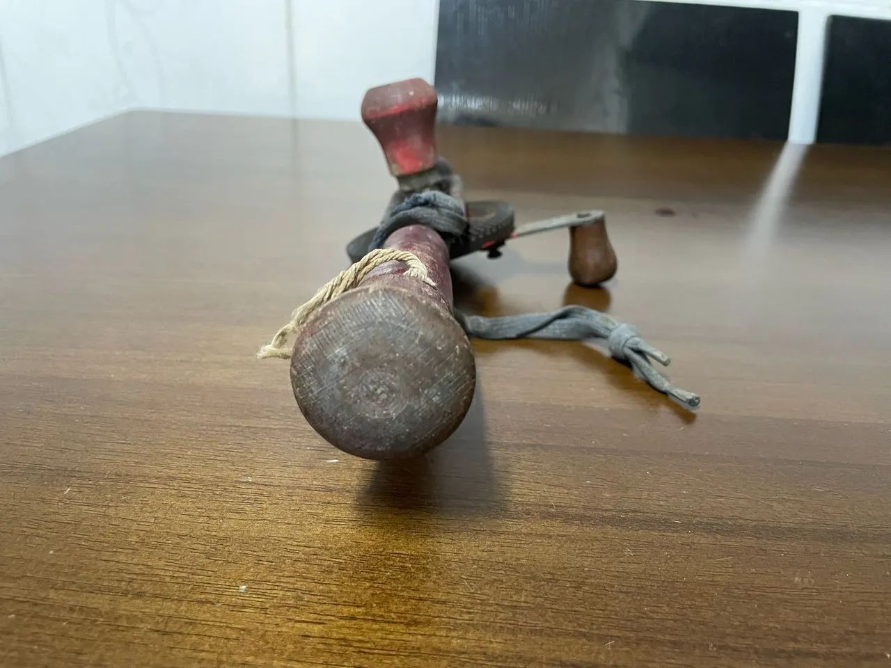 Furadeira de mão antiga - Foto 3