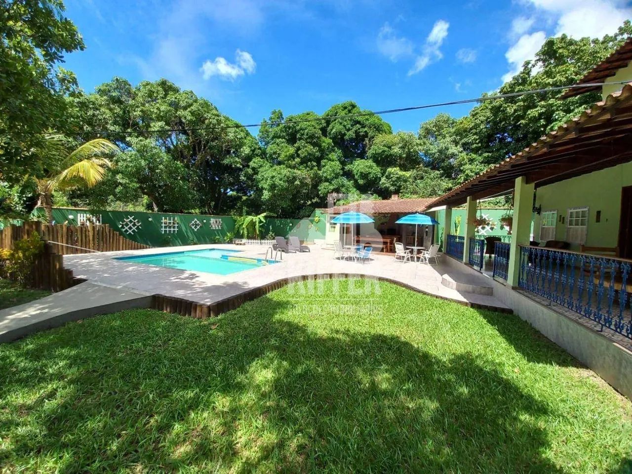 Chácara à Venda com 3 Casas, 5 quartos, Piscina e Área de Lazer, terreno de 1.200,00m² em  - Foto 2