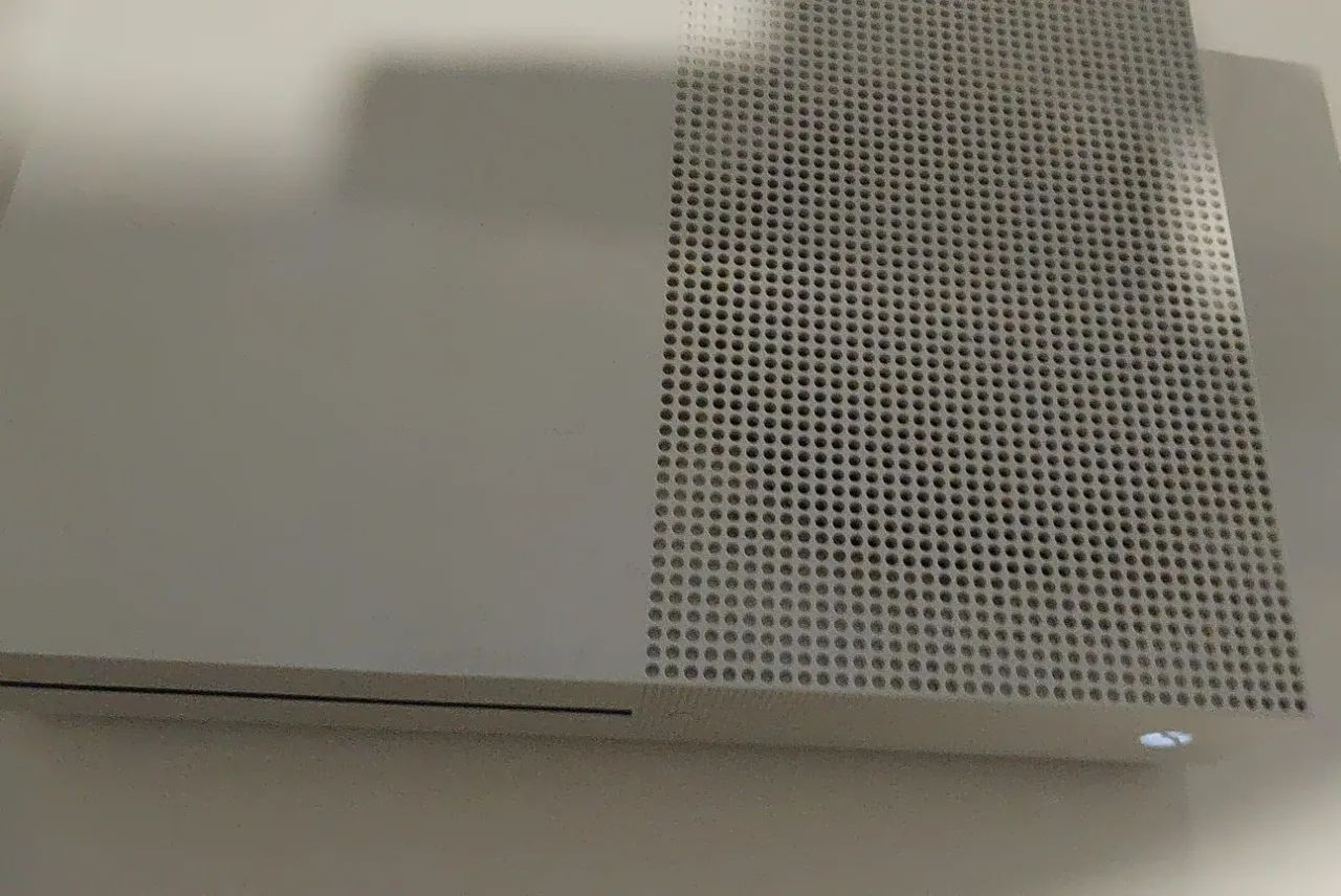 Vendo xbox one s 1TB  retirar em maricá  - Foto 2