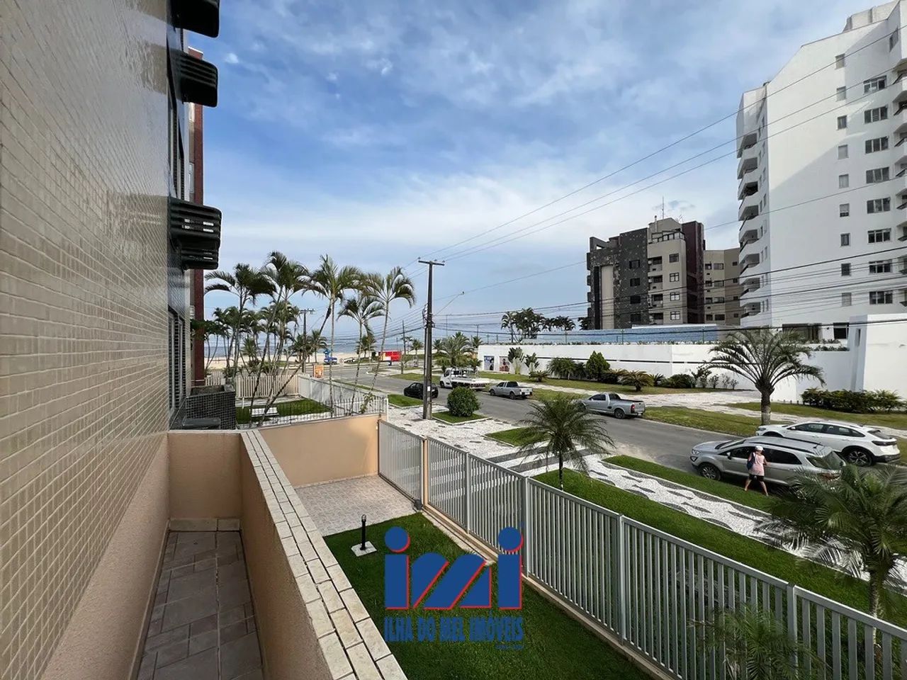 Apartamento a 35 metros da praia em Caiobá - Foto 2