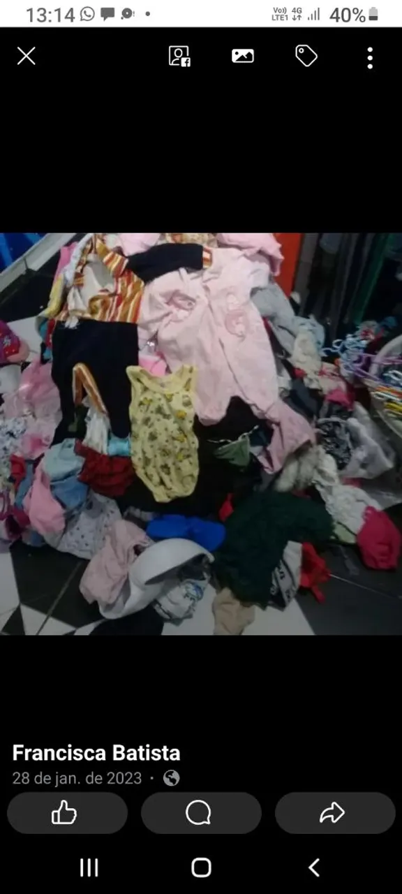 Fardo de miudezas, sutiã, calcinha, meias, boné é mais