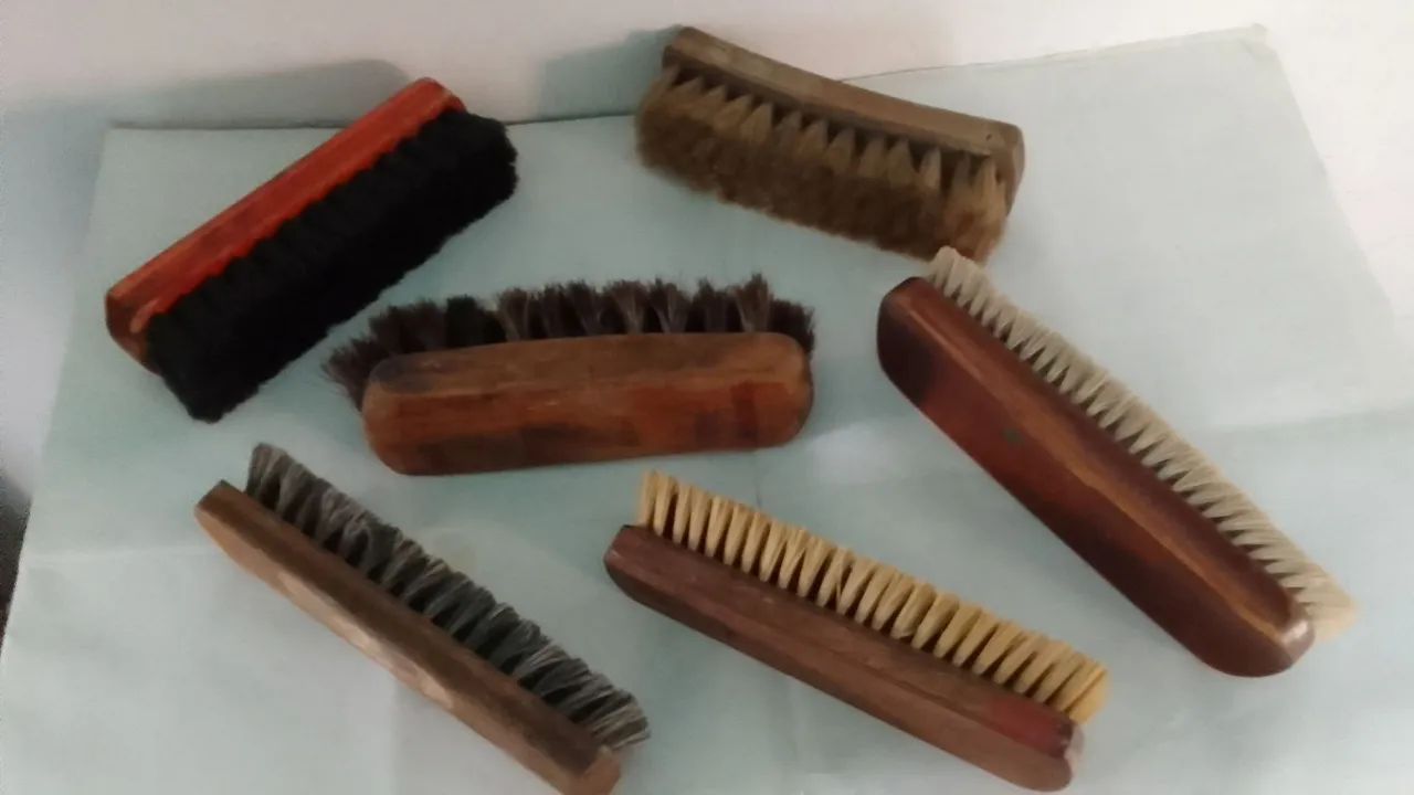 Seis escovas de sapato antigas - Foto 3