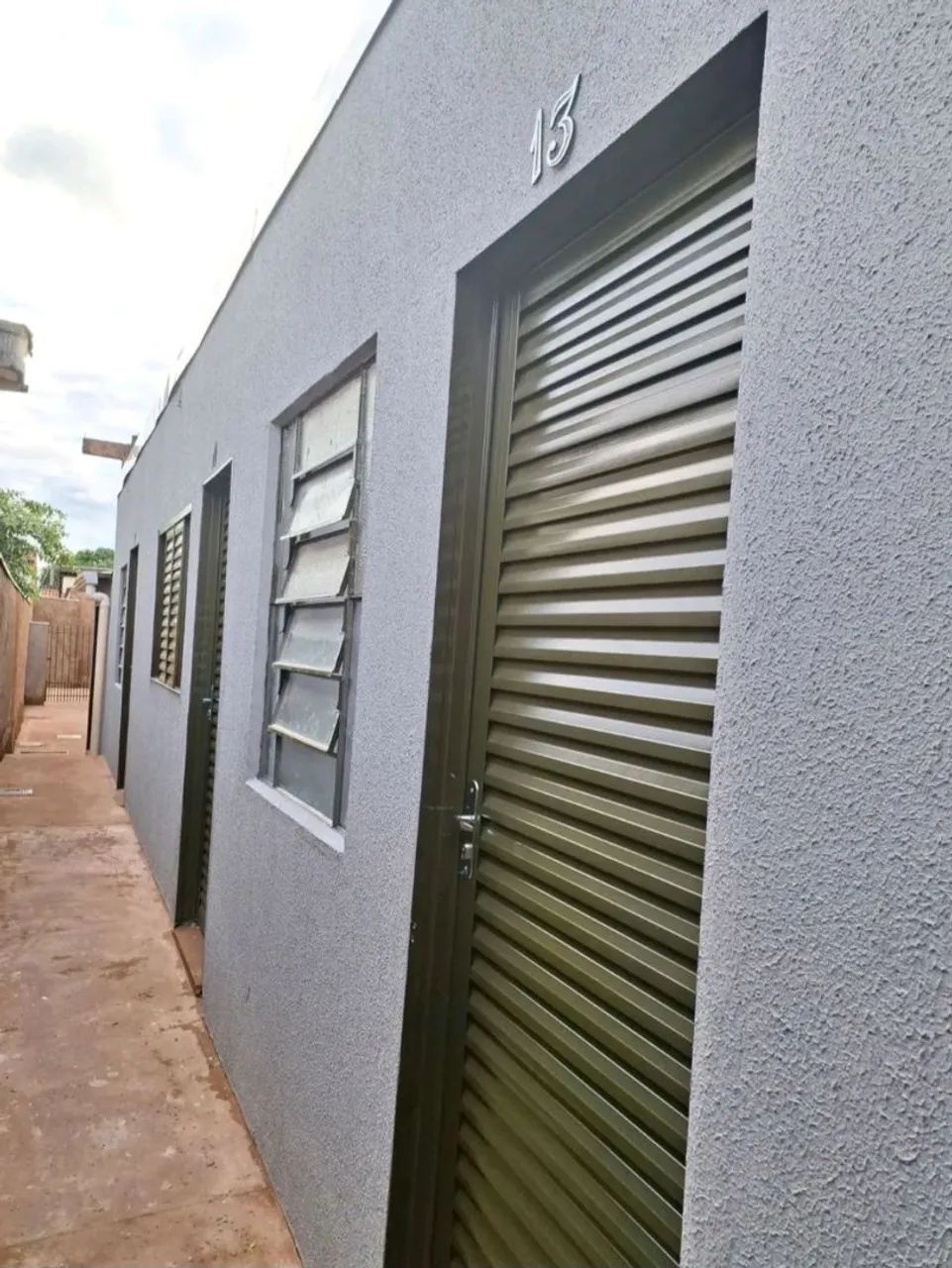 Kitnet incluso água, luz e internet - Foto 4
