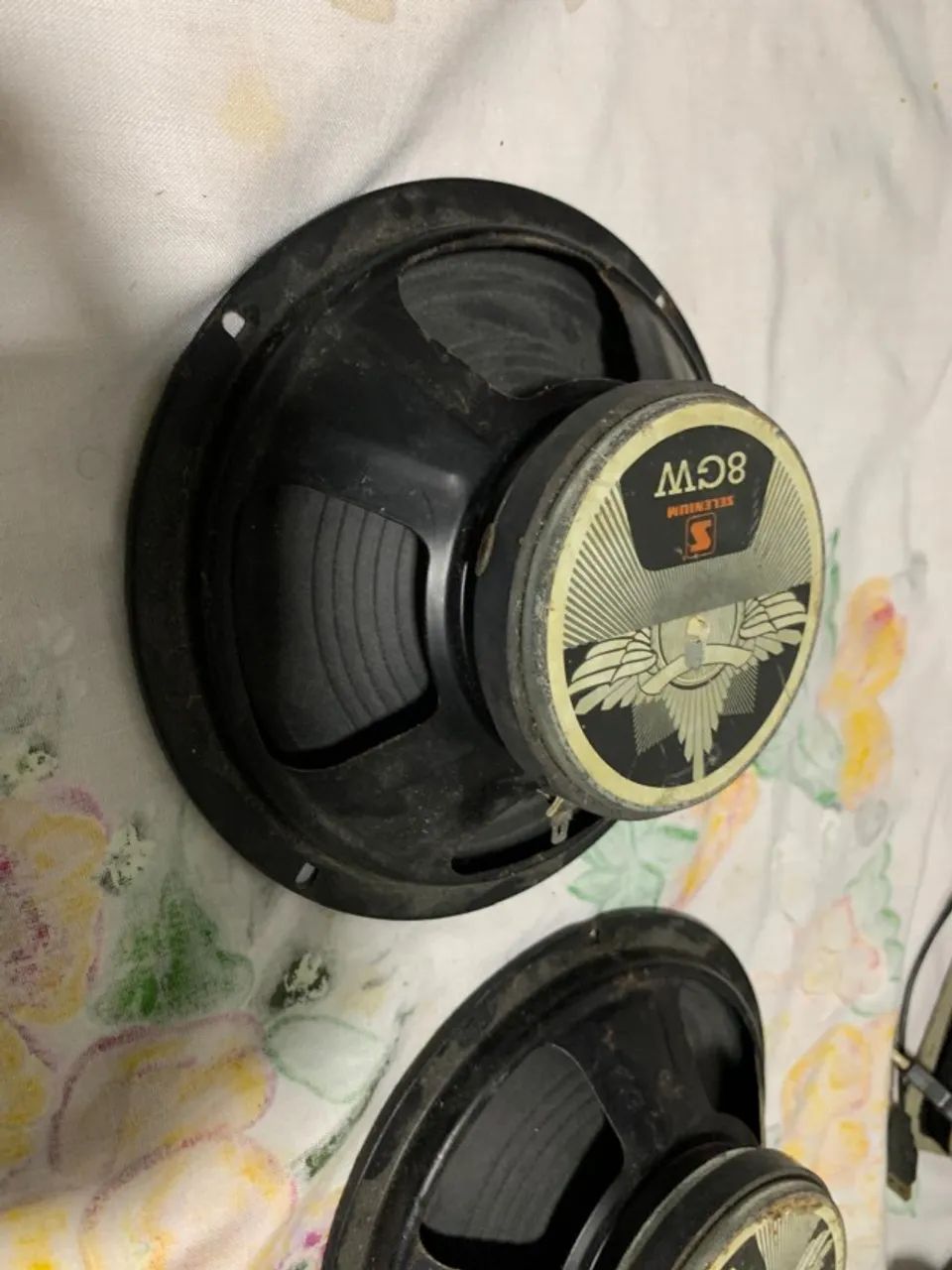 Par de Alto-falantes funcionando usados e antigo 8 0hms 8 polegadas